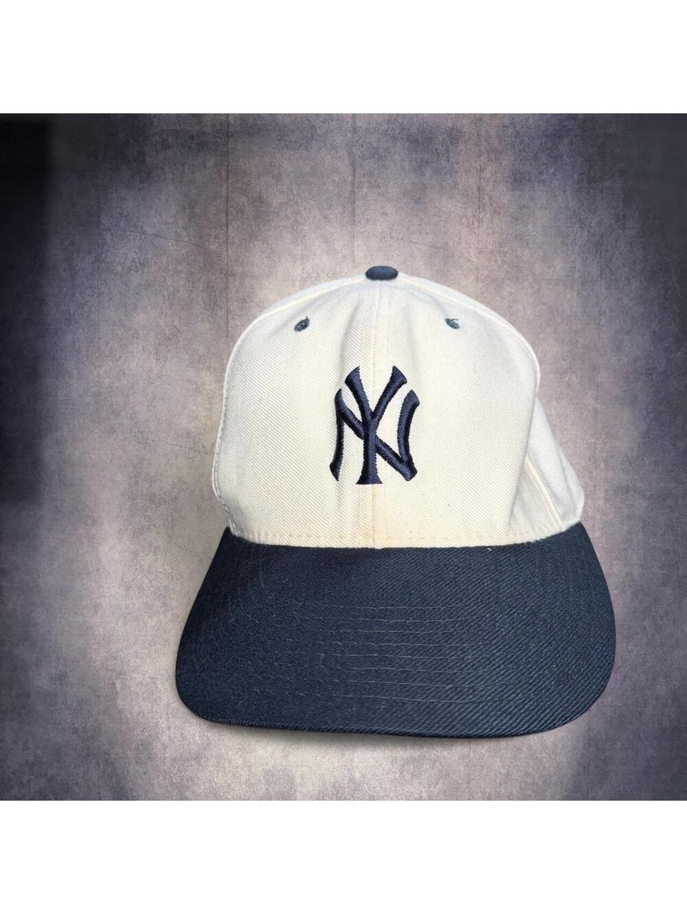 Vintage New Era MLB New York Yankees fitted hat